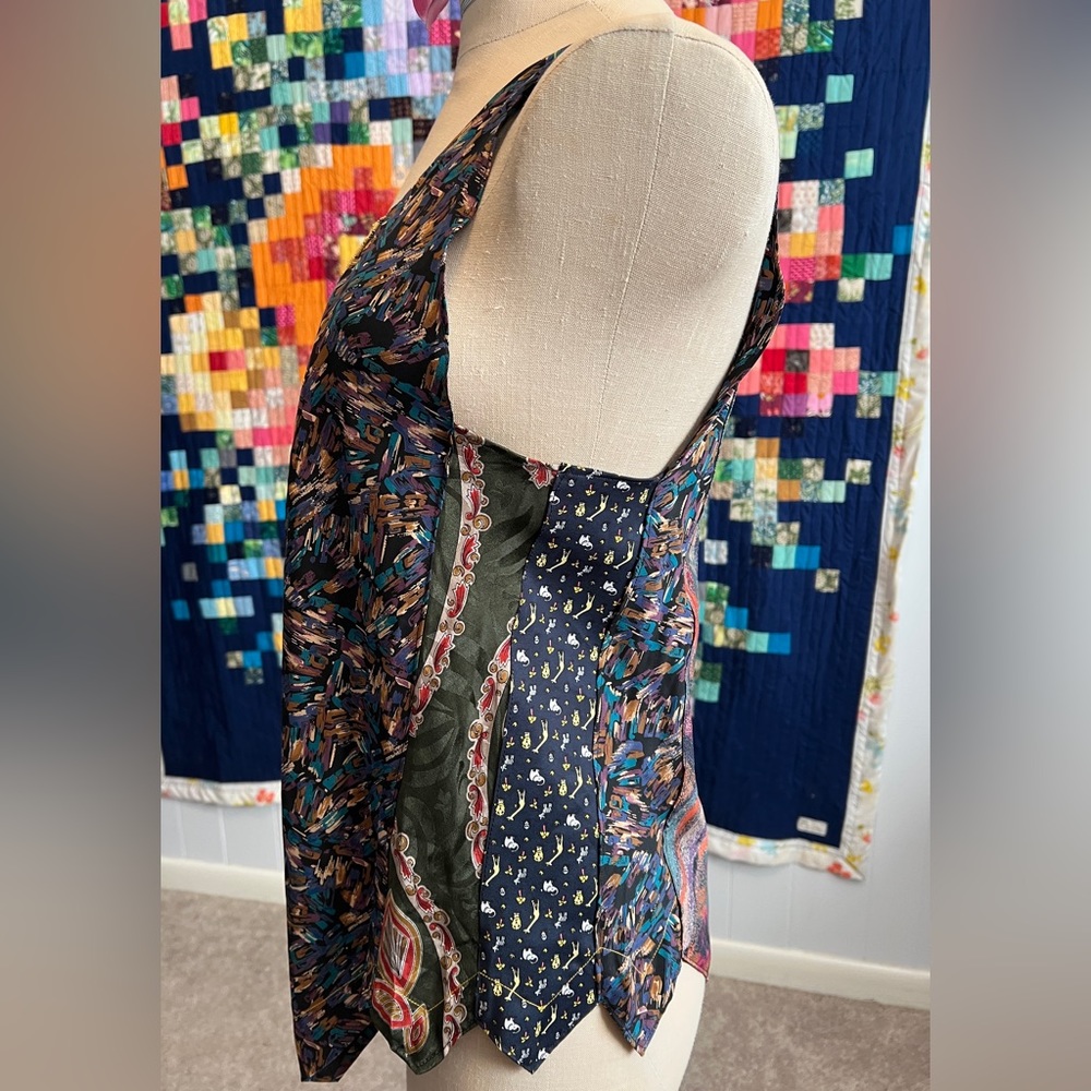👔Necktie Tank! 👔 - Picture 12 of 16